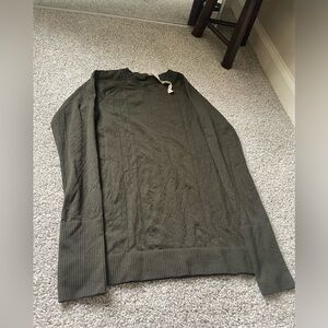 Gorgeous grayish green Lululemon yoga shirt 2